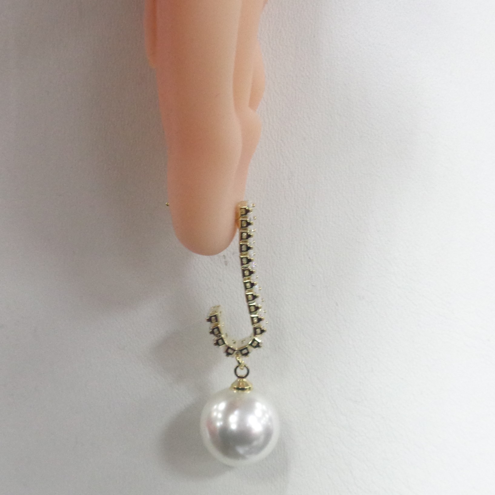 Бижутерные серьги с жемчугом